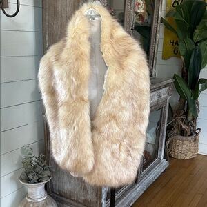 SISSILY FOR  WEDDINGS AND EVENTS BROWN TIPS  FAUX FUR SHAWL BRIDAL EXCELLENT